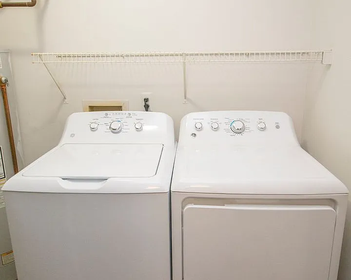 Whispering Winds Apartments — Photo 27