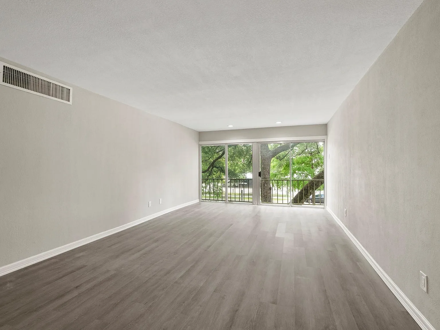 2 bed, 2.0 bath, $2,100 — Photo 2