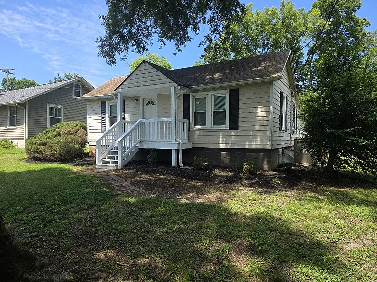 657 James Ave — Photo 18