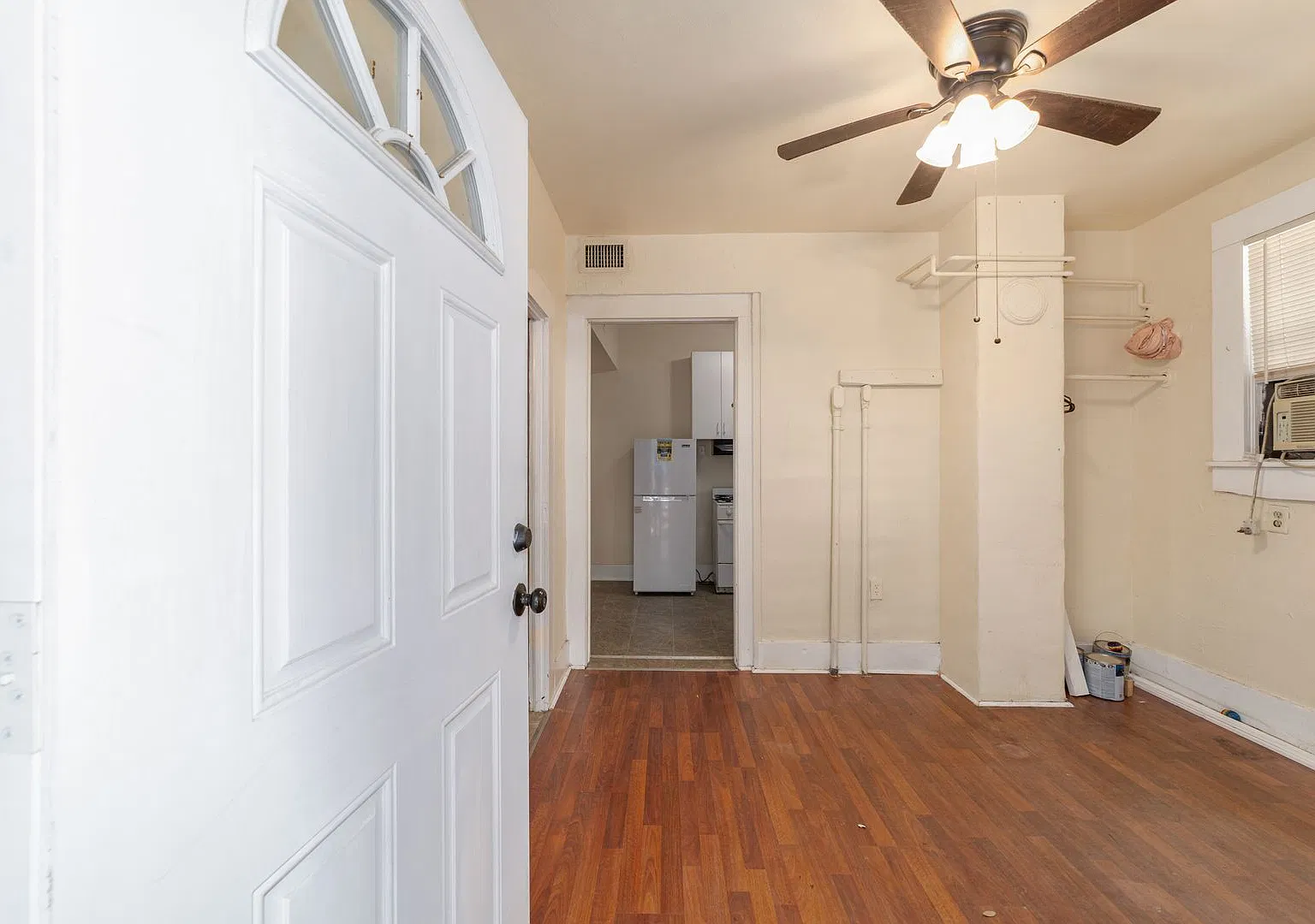 1022 NW 3rd Ave Unit D - Pet Friendly — Photo 2