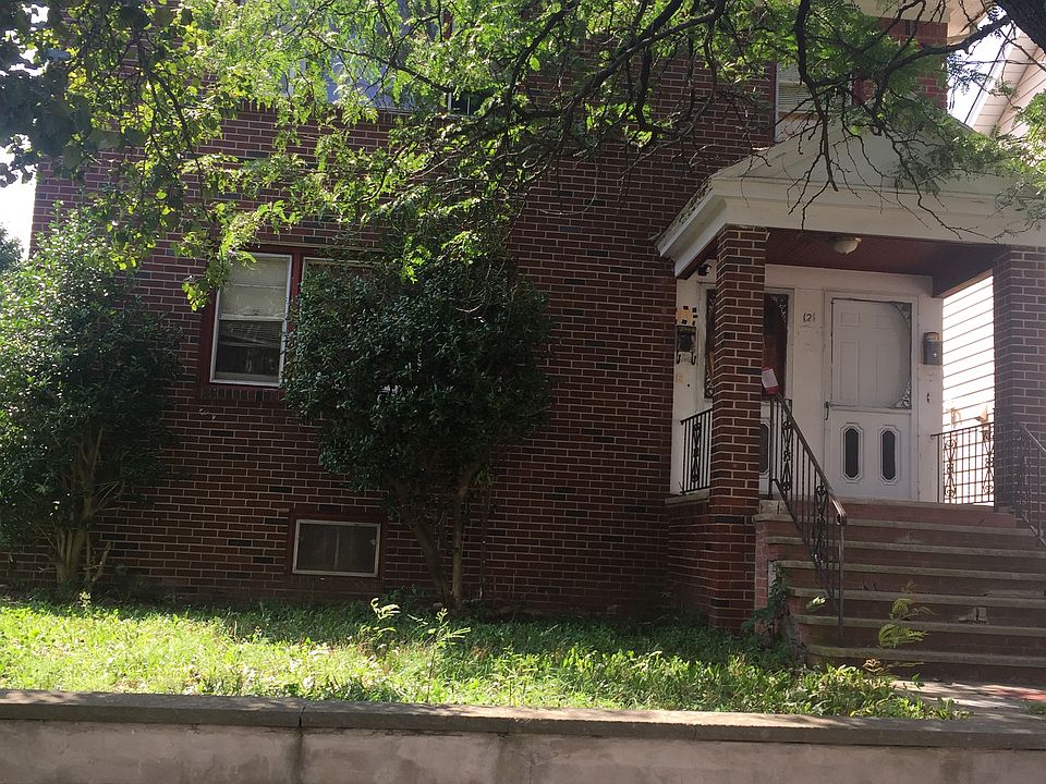 2nd image of 121 Florence Ave
