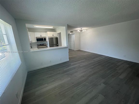 5th image of 177 Durham Cir #177-C