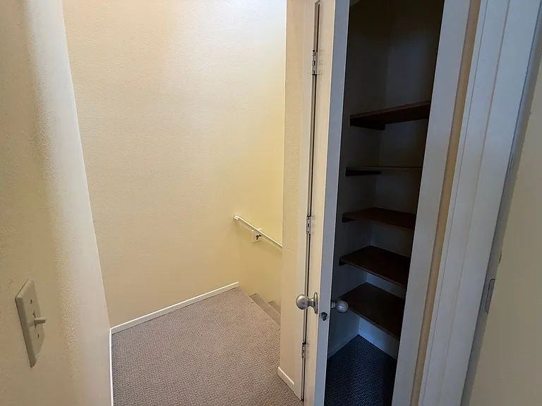 1050 NE Butler Market Rd #2 — Photo 17