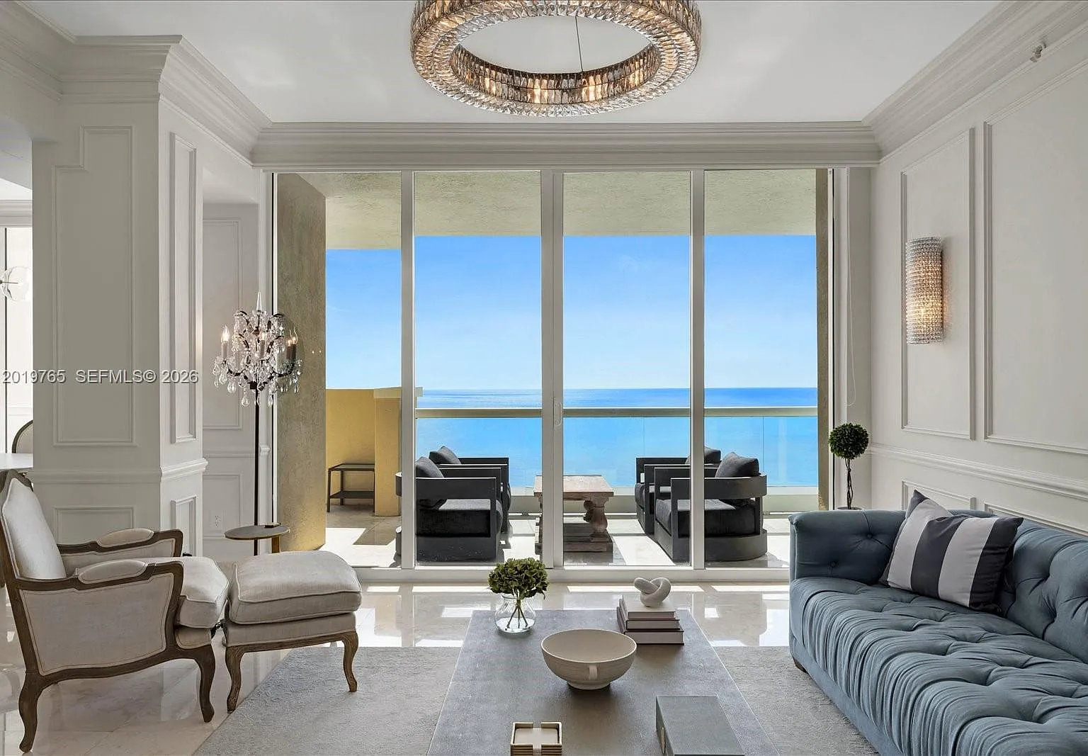 Acqualina Ocean Residence — Photo 2