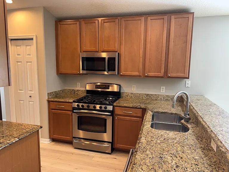 6115 Blue Runner Ct — Photo 4