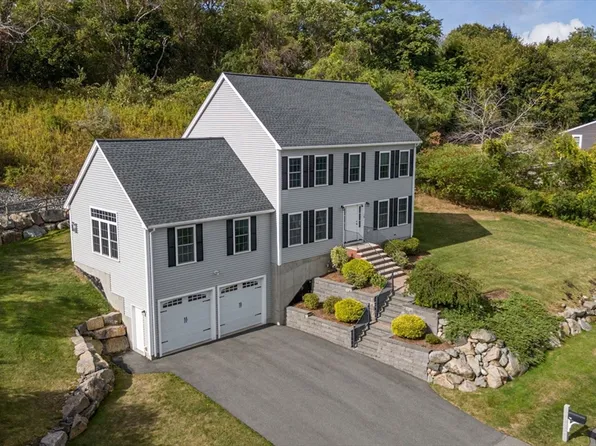 15 Overlook Dr, Danvers, MA 01923