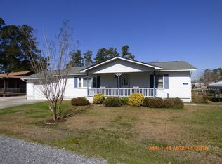 410 Chippendale Ln, Bonneau, SC 29431