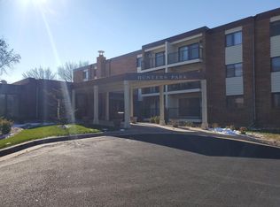 4 Pine Tree Dr #212-1, Saint Paul, MN 55126