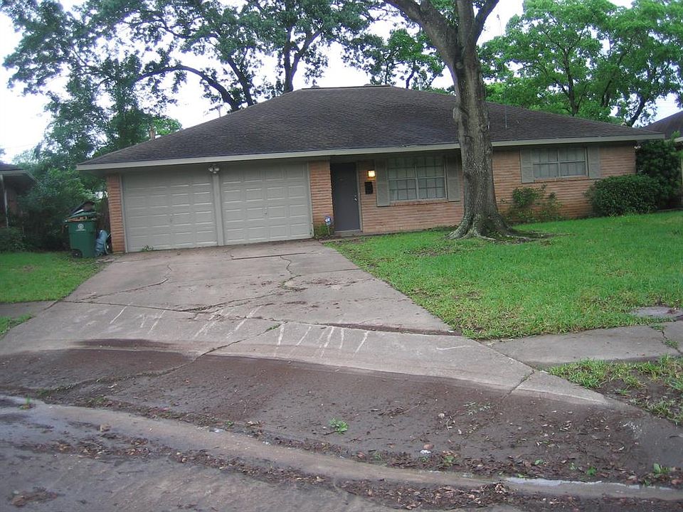 1st image of 8107 Braes River Dr