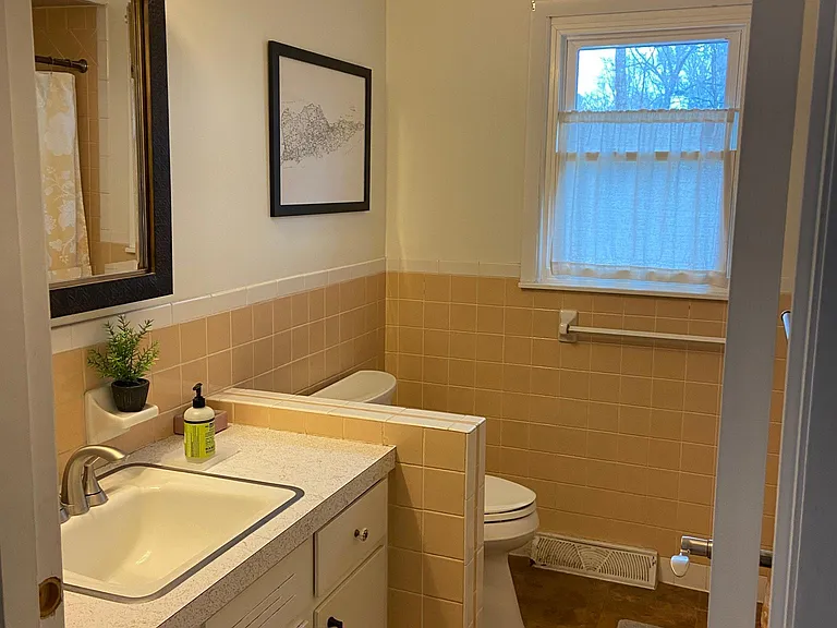 8 Quevic Dr — Photo 12