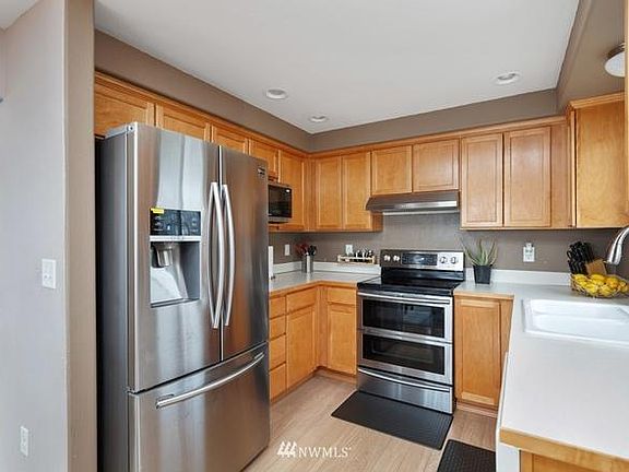 5th image of 1020 73rd Dr SE