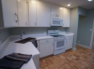 432 W Virginia St, Crystal Lake, IL 60014