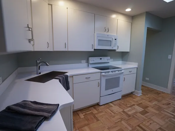 432 W Virginia St, Crystal Lake, IL 60014