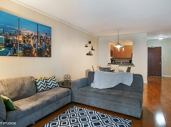 4th image of 420 E Waterside Dr Unit 207