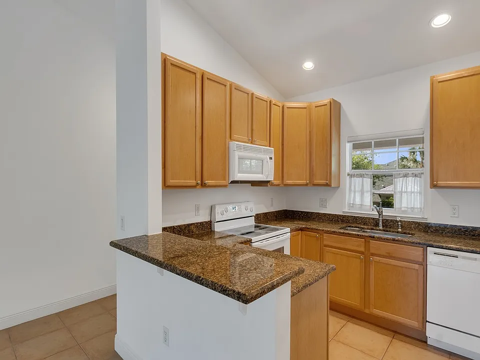 4350 Doubles Alley Dr #203