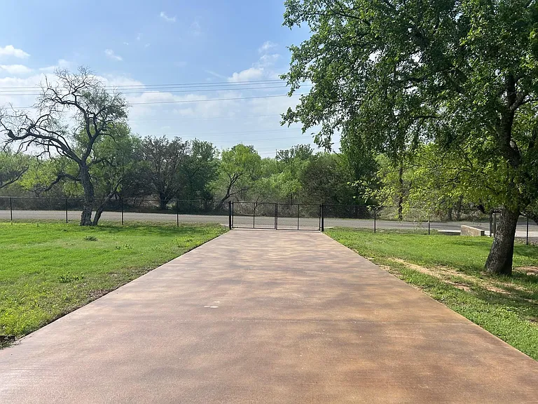 2924 Candace Cir — Photo 8