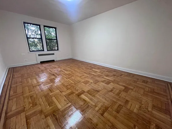 83-14 Lefferts Boulevard image 2 of 6