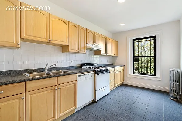 Rented by Corcoran | media 24