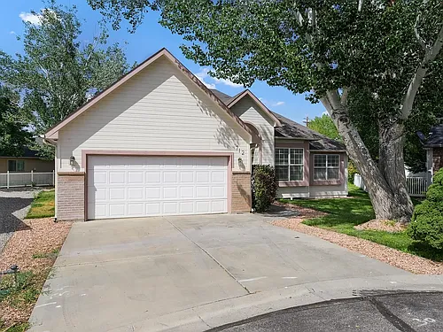 712 E Harbor Cir Photo 1