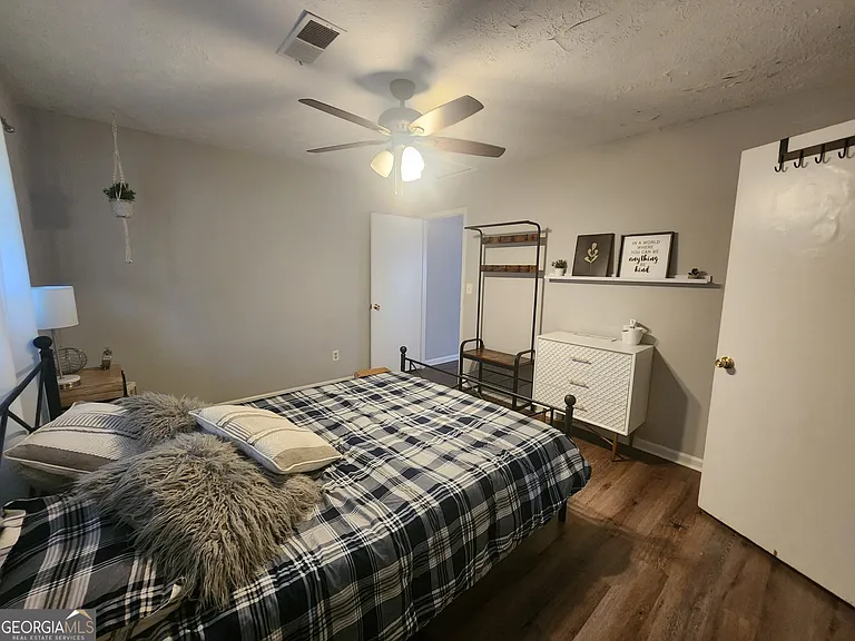 917 Oakview Ave #C — Photo 5