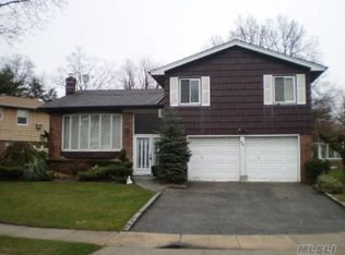 27 Wedgewood Dr, Westbury, NY 11590