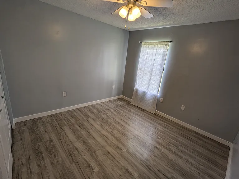 600 Thornwood Way — Photo 8