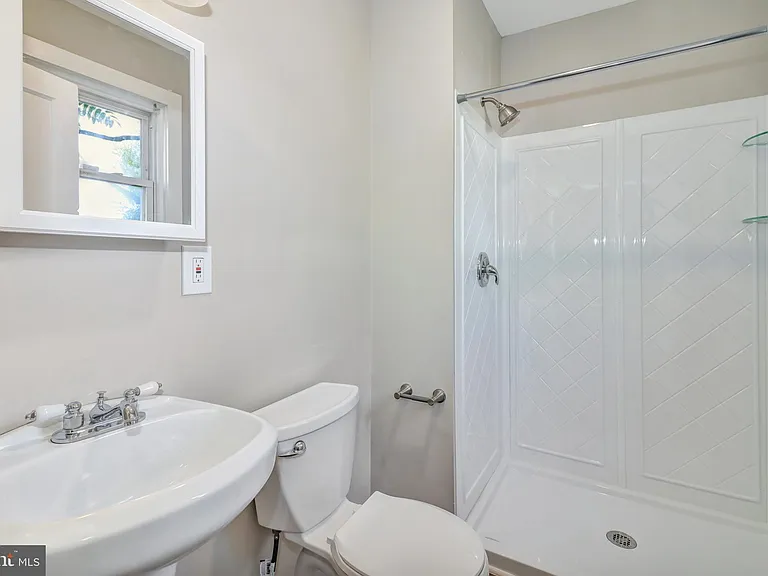 24 New Trent St — Photo 23