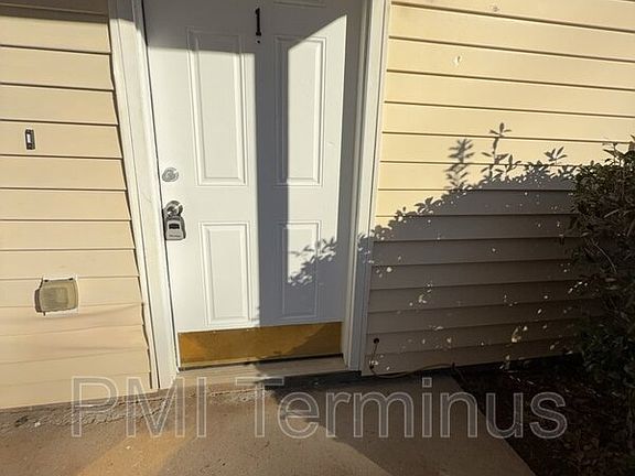 5th image of 5001 Hawthorne Ct SE #1