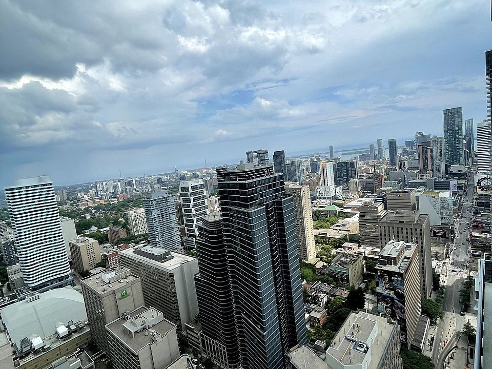 1st image of 7 Grenville St #4608