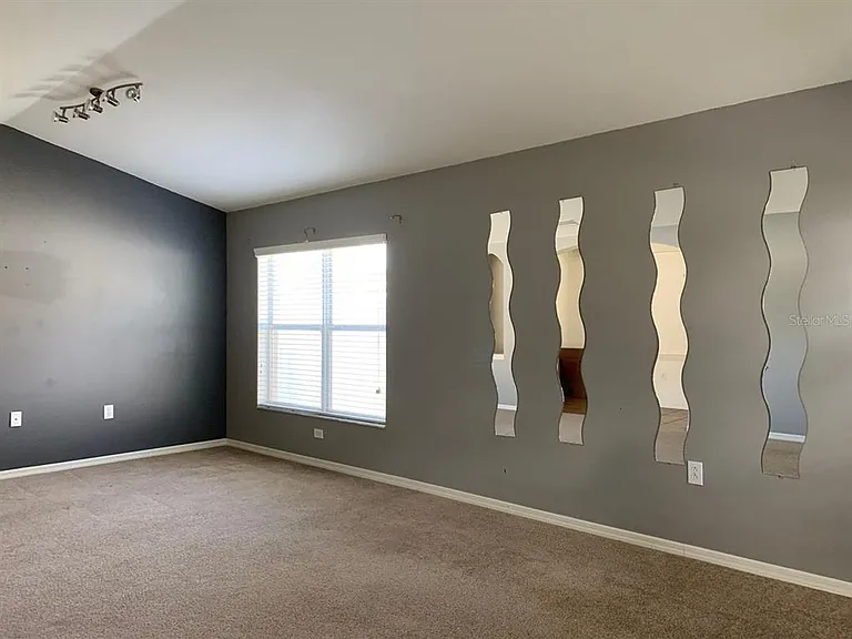 11355 Flora Springs Dr — Photo 6