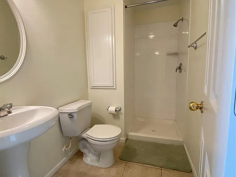 11905 Algonquin Dr #4 — Photo 4