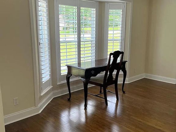 4th image of 4040 Roscrea Dr
