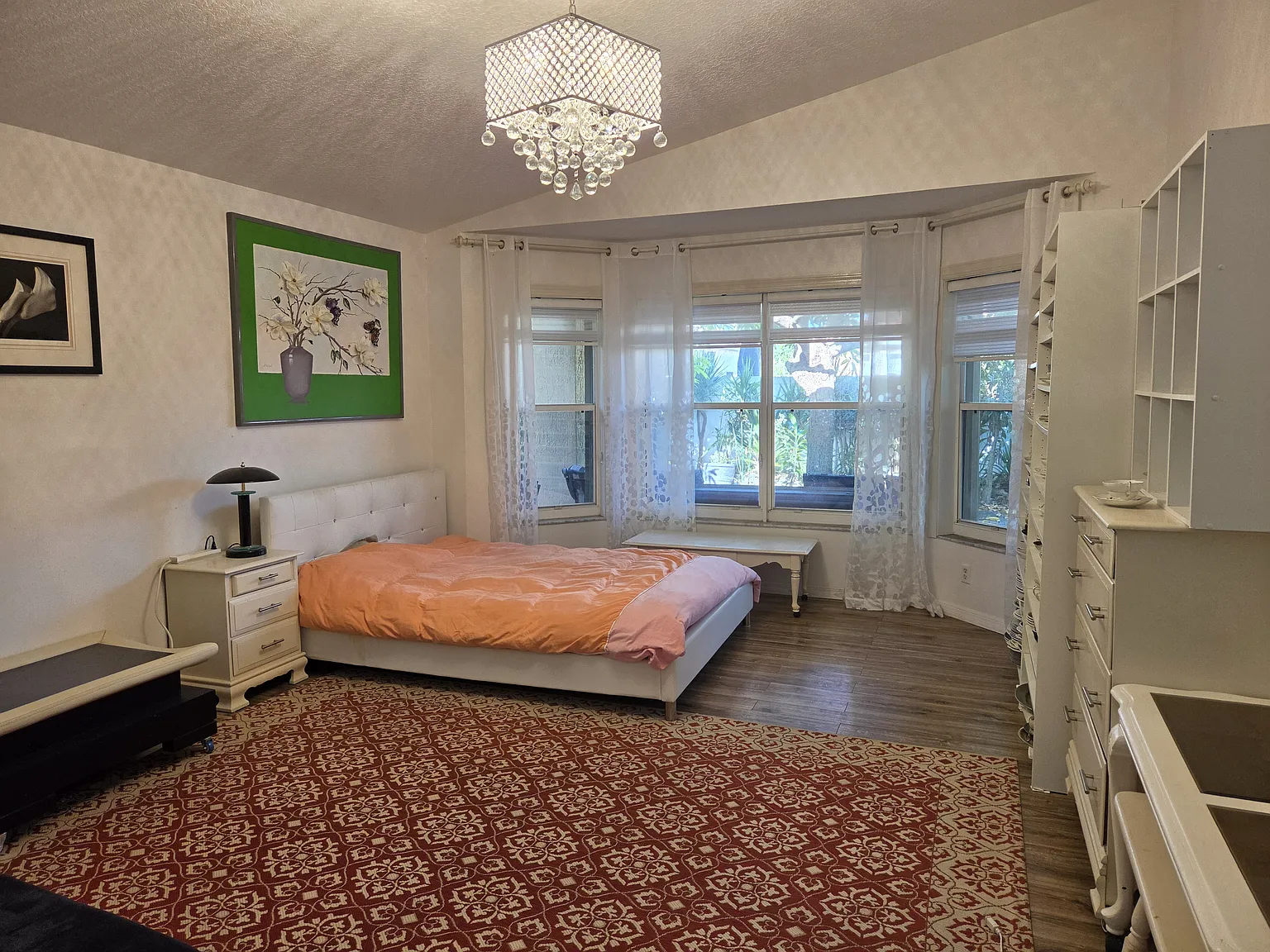 4 bed, 2574 sqft, $5,100 — Photo 4