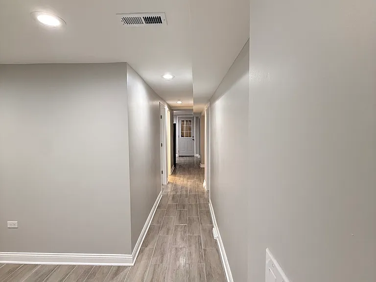 2952 N Nagle Ave #BASEMENT — Photo 9