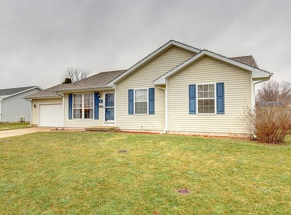 3rd image of 409 Rosewood Dr