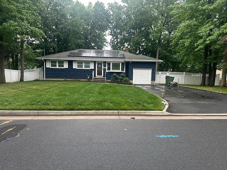 204 W Sherman Ave — Photo 1