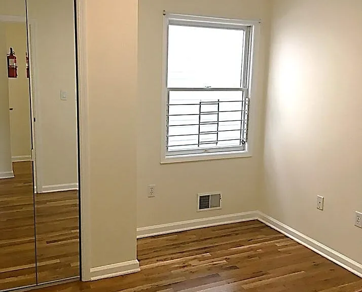 688 Summit Ave #A — Photo 4