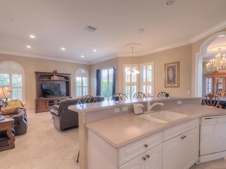 2962 Bolton Ct — Photo 6