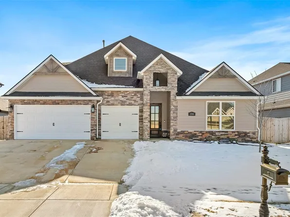 1261 Silver Maple St, Centerton, AR 72719