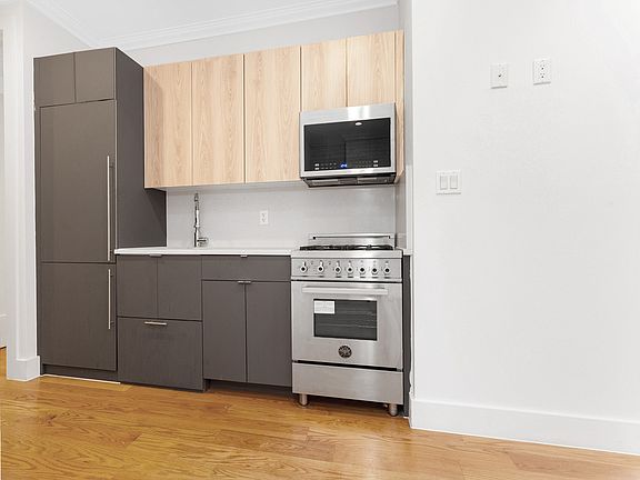 3rd image of 1750 2nd Ave #5FF