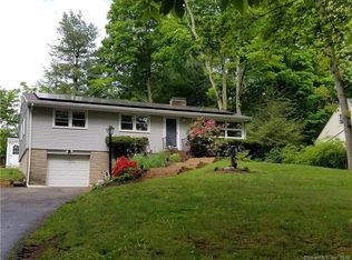 12 Murlyn Rd, Hamden, CT 06518