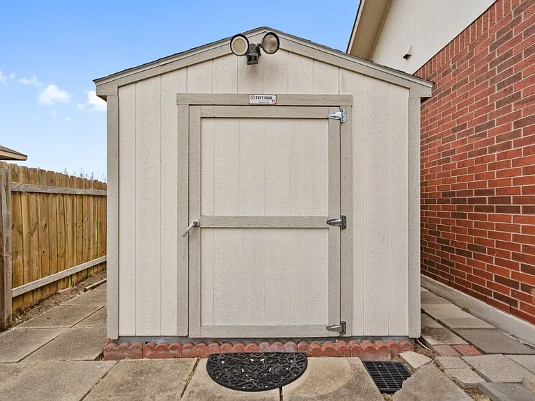 652 Dark Horse Ln — Photo 36