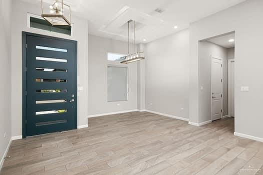 3rd image of 2505 Zinnia St