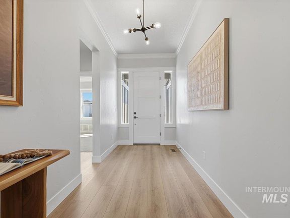 5th image of 482 W Millstone St