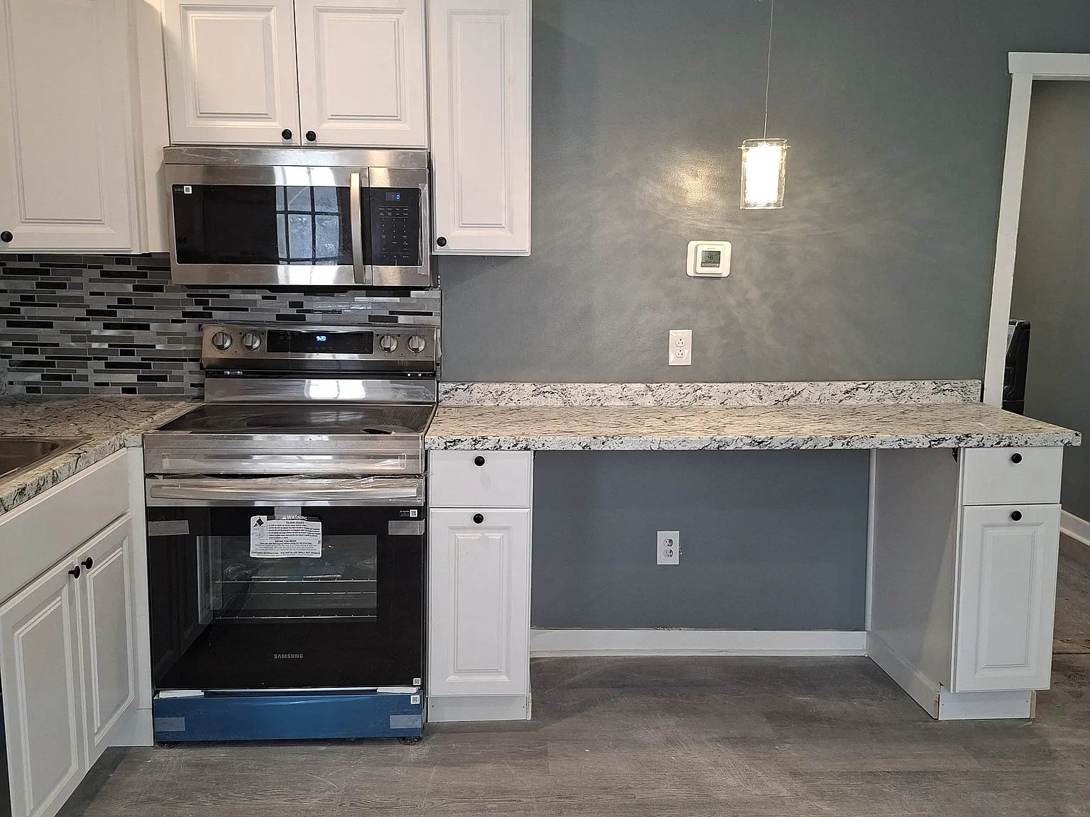 2 bed, 1000 sqft, $2,300 — Photo 3