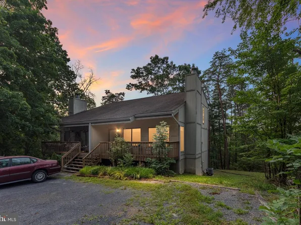 452 Spitz Ln #B, Basye, VA 22810