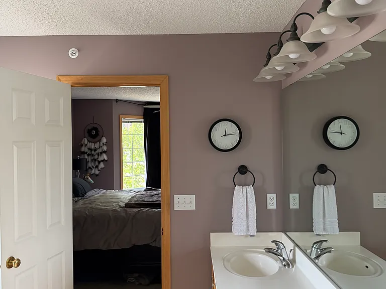 8102 Golden Valley Rd — Photo 17