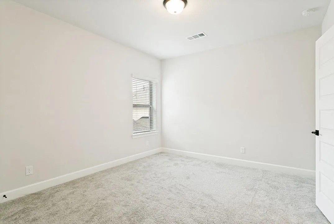 4 bed, 3163 sqft, $3,599 — Photo 4