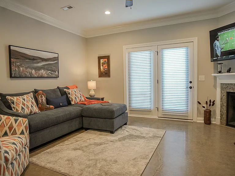 403 Peyton Pl — Photo 13
