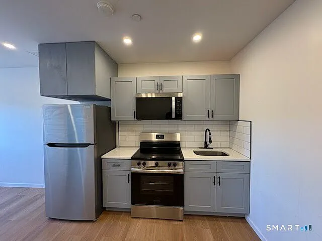 61 Field St #305